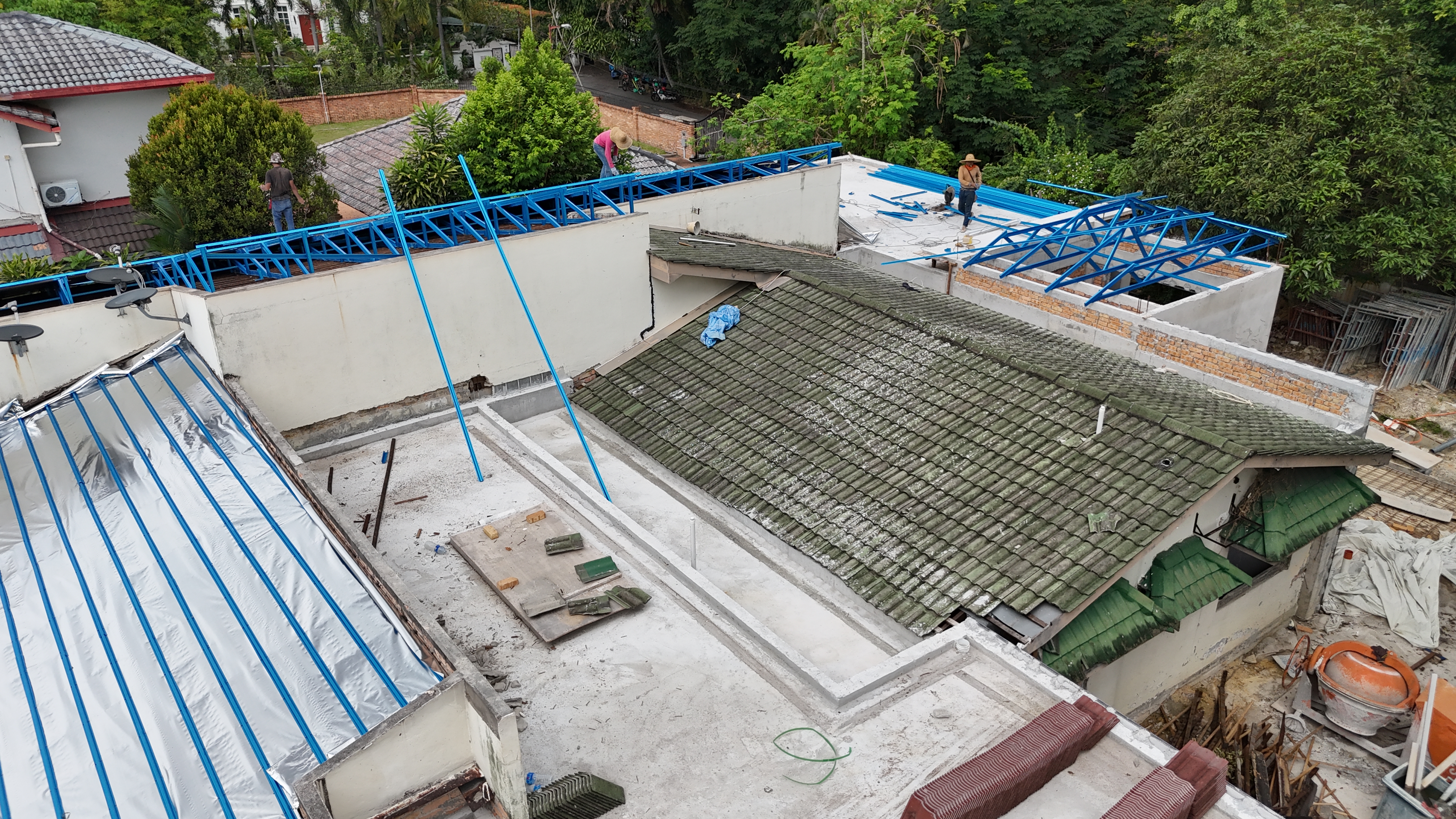 Roof coating installation 4