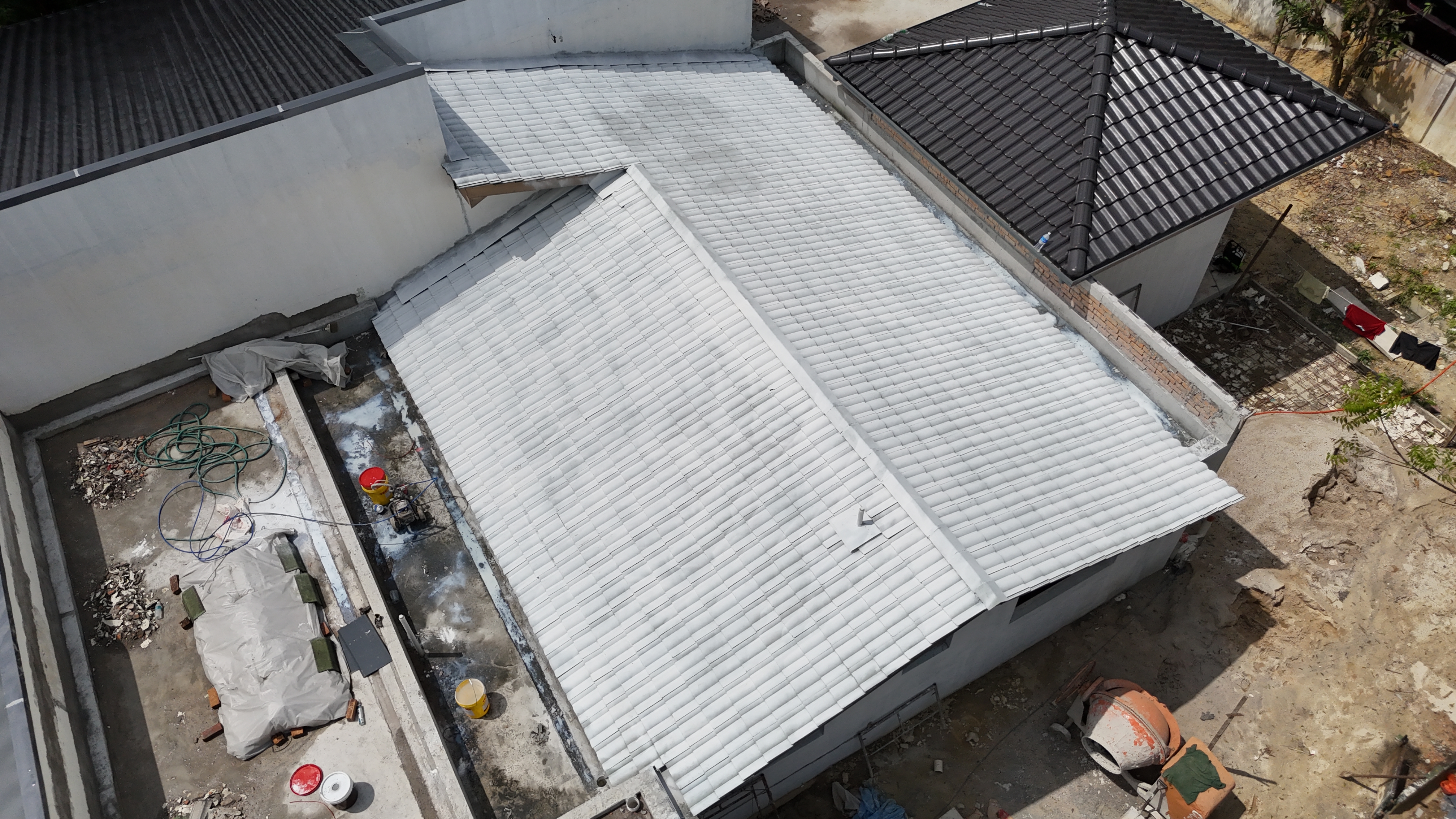 Roof coating installation 5